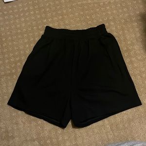Black sweat-shorts